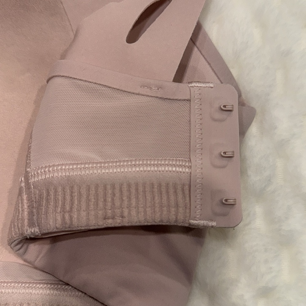 Lululemon Air Support Bra-Authentic-EUC - Picture 5 of 8